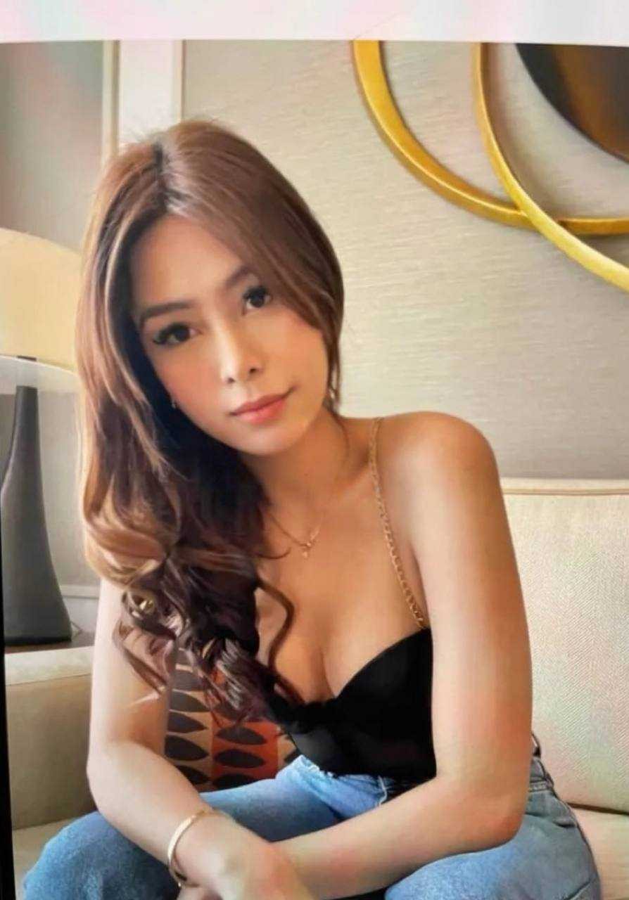 网友投稿:BGC附近各位车友们注意此女有梅D,约炮要谨慎!